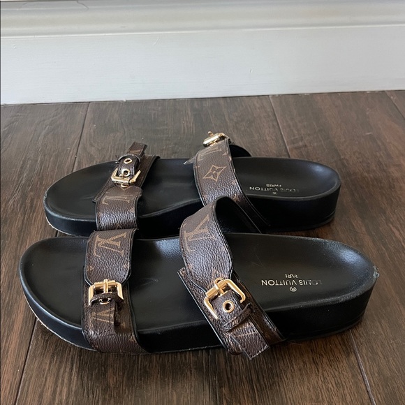Louis Vuitton Bom Dia Monogram Sandals - Picture 3 of 8